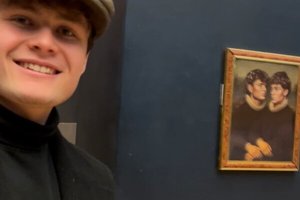 В Лувре – новый скандал: тиктокеры повесили на стену свою картину