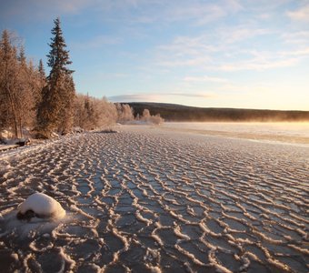 Морозное утро на реке
