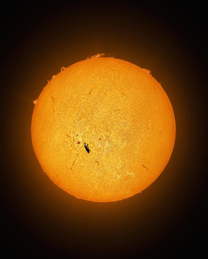 Фото: Andrew McCarthy / cosmicbackground.io