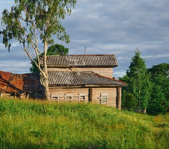 На земле стариков покоится вечность