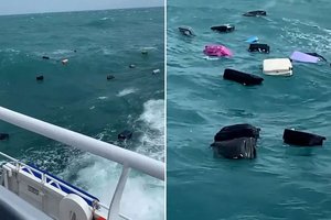 Путешествуя на пароме по Таиланду, туристы увидели свой багаж за бортом