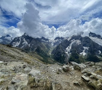 Домбай в облаках