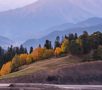 Рассвет. Горы. Осень
