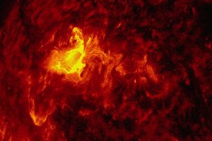 На Солнце засняли грандиозную вспышку. Скоро её плазма достигнет Земли