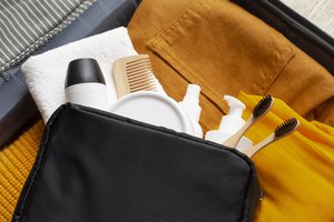 Косметичка умного путешественника: средства для заботы о себе в дороге