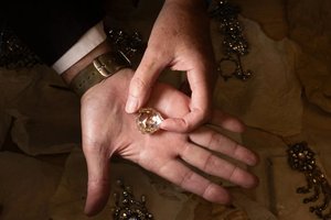 Раскрыли пропажу бриллианта «Флорентиец»: всё это время он был в руках падшей королевской семьи