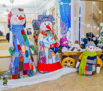 Новогодние украшения Дворца пионеров и школьников. город Курск