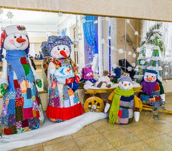 Новогодние украшения Дворца пионеров и школьников. город Курск