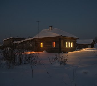 Уютный вечер в доме, где тепло.