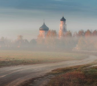 Утренний туман над деревней