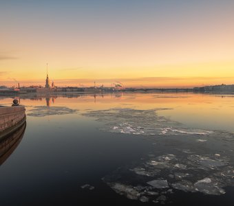 ледостав на Неве...