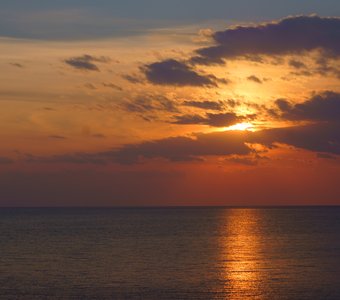 Закат над морем