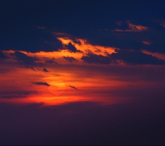 Солнце сквозь Тучи