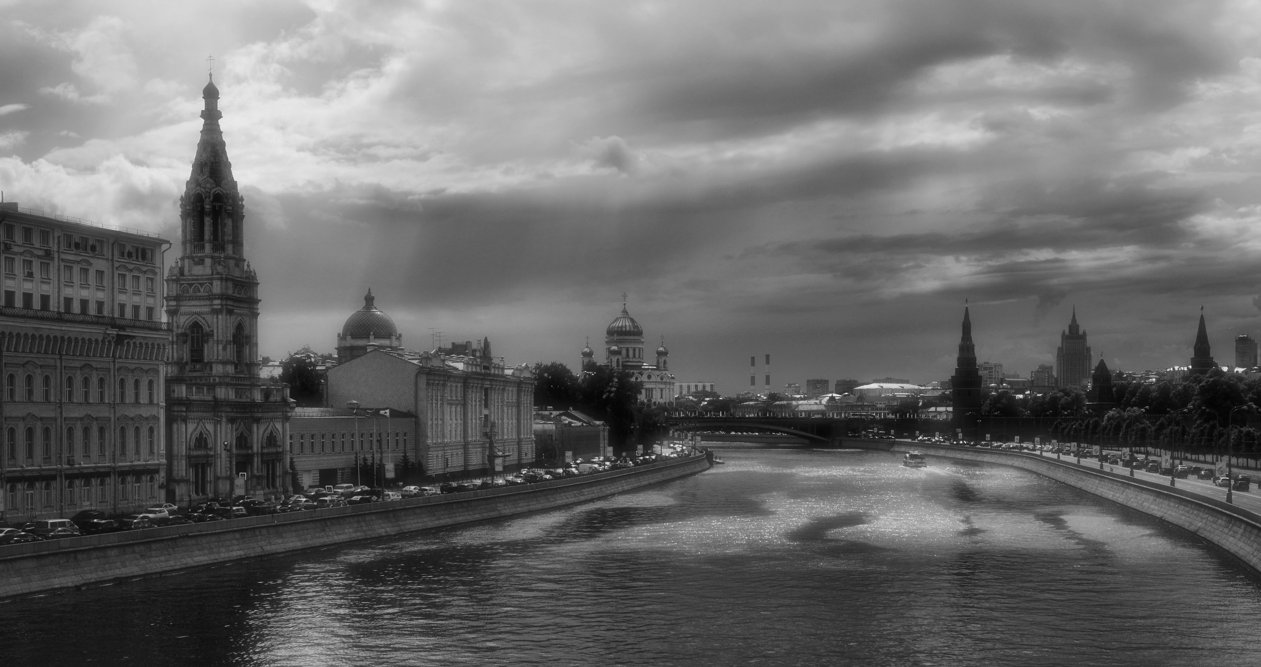 Пасмурно над Москвой