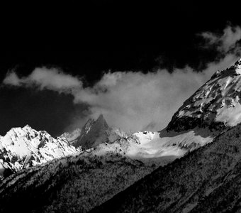 В горах Домбая