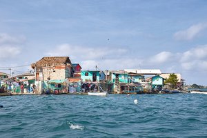 Самый густонаселенный остров планеты: Санта-Крус-дель-Ислоте