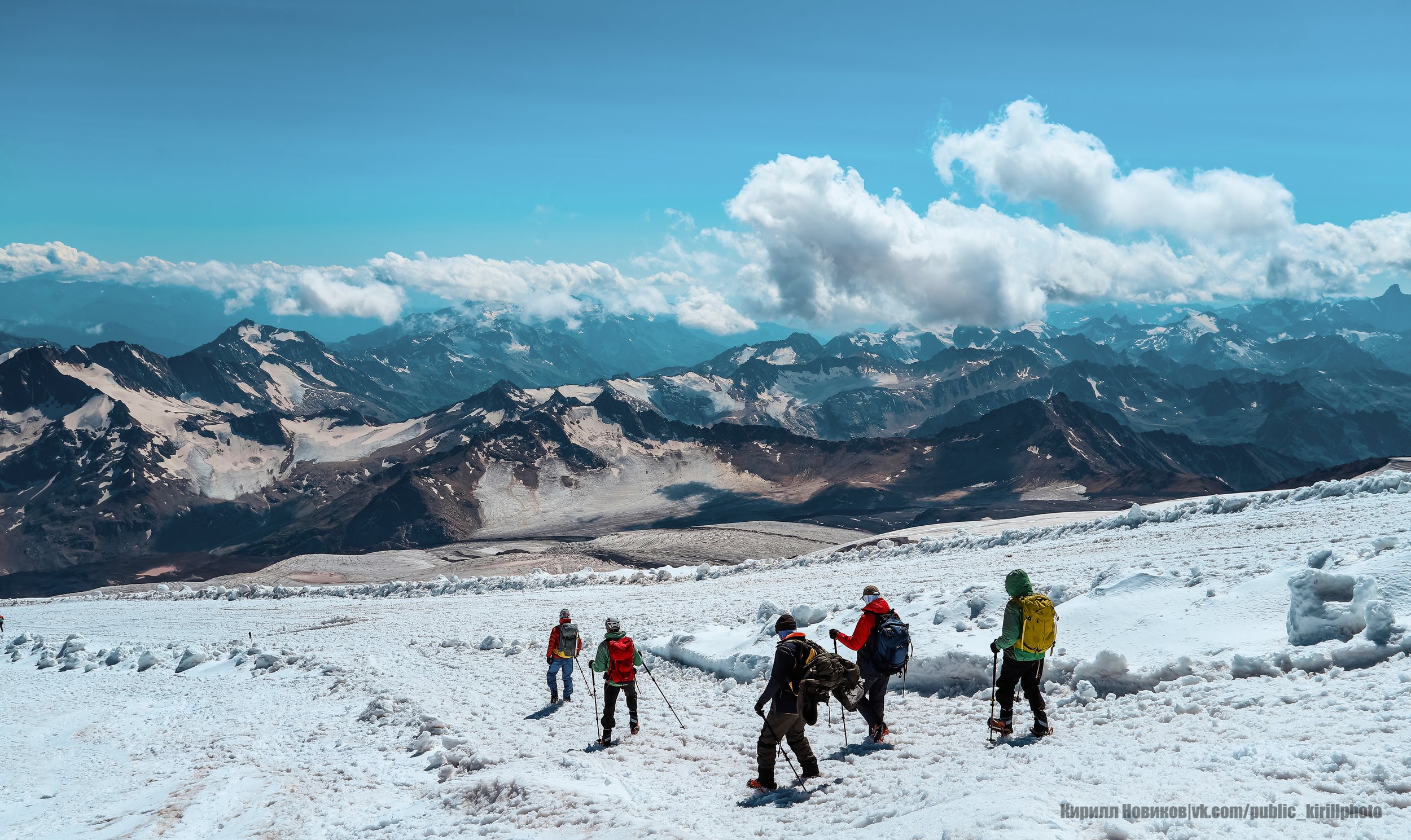 Панорама Кавказского хребта с южного склона Эльбруса