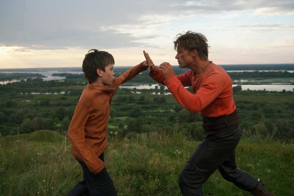 В прокат вышел фильм «Волчок»: история дружбы юного дворянина и кулачного бойца