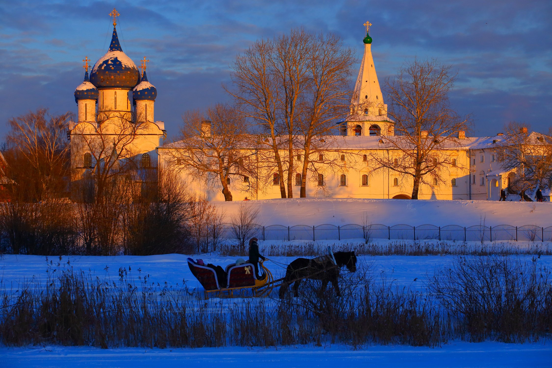 Зима в Суздале