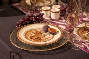 Сказочная посуда и чай со вкусом путешествий: гид по уютному Новому году