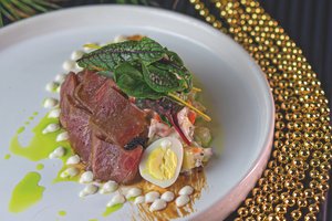 Россия за новогодним столом: праздничные рецепты