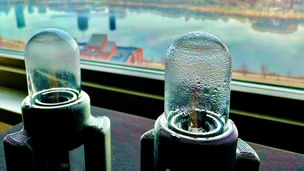 Этот прибор превращает воздух в питьевую воду за пару минут