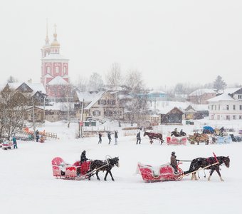 Кустодиевская зима в Суздале