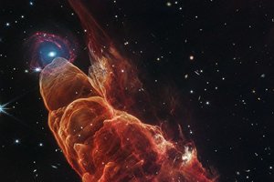 Новая звезда в облаке Хамелеон создала космическое торнадо