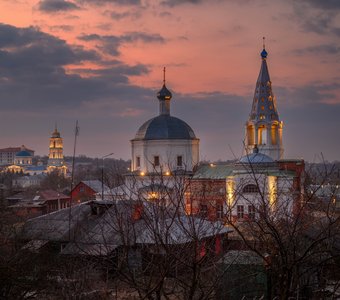 Рассвет над Серпуховским кремлём