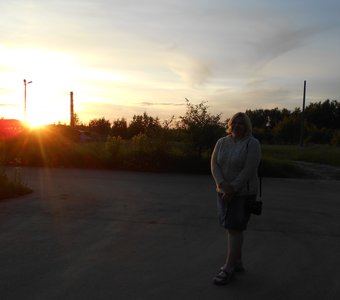 На фоне заката