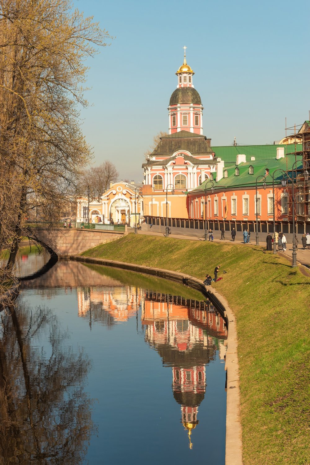 Церковь Благовещения Пресвятой Богородицы на территории Александро-Невской лавры