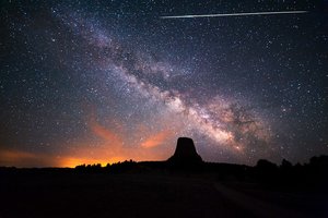 Туманность Андромеды и метеорный дождь Эта-Аквариды: космический календарь на май