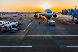 Работника склада аэропорта «Шереметьево» придавило установкой для самолетов