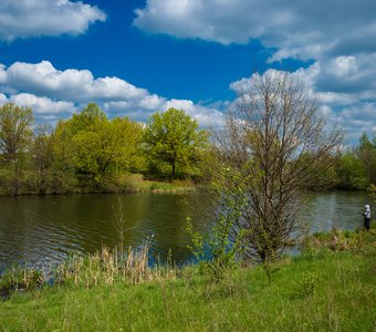 Май на озере