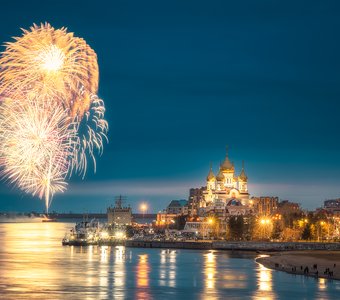 Праздничный салют