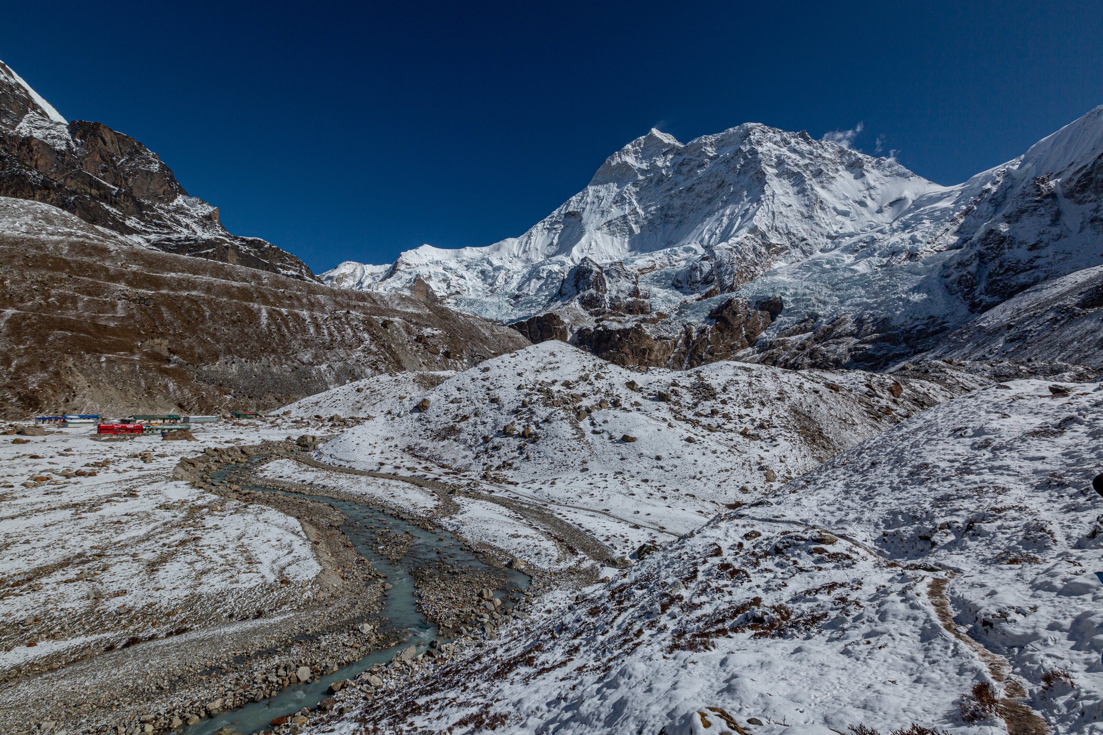 Суровый Макалу