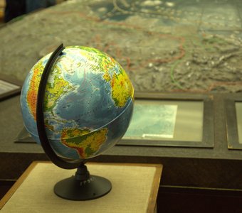 Музей Арктики и Антарктики, глобус.