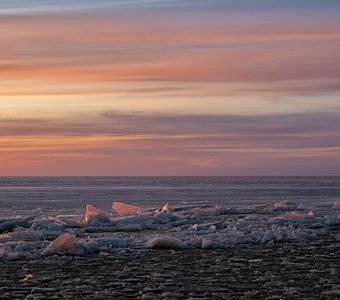 Закат на озере