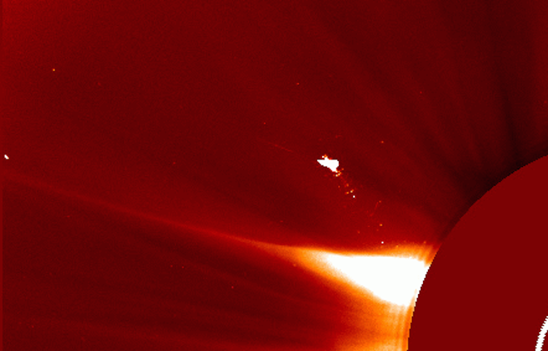 На Солнце заметили гигантскую огненную птицу