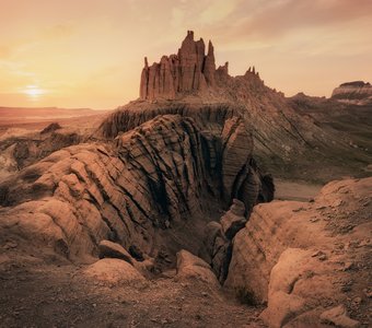 В рассветном золоте
