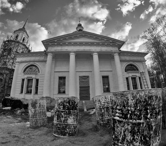 Реставрация церкви, ч/б