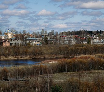 Город над рекой