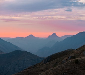 Рассвет в горах
