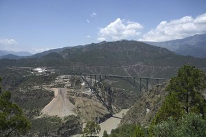В Индии открыли самый высокий в мире железнодорожный мост