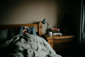Недостаток сна превращает работников в манипулятивных психопатов: исследование