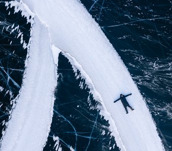 На волнах белой реки