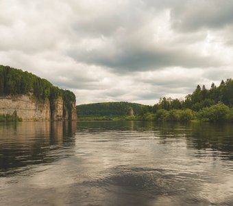 Говорливый Камень- отвесная скала на правом берегу Вишеры, Пермский край