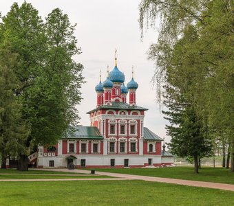 Церковь Димитрия на Крови (1692)