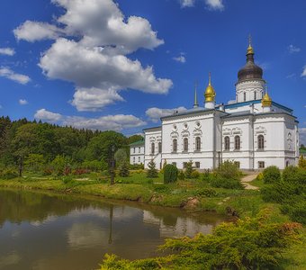 Елизаровский монастырь