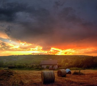 И снова деревня , и снова закат ..
